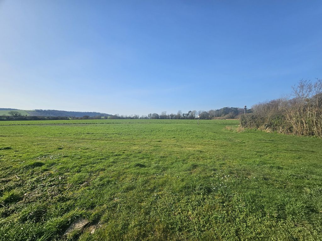 Property photo 3 of 12