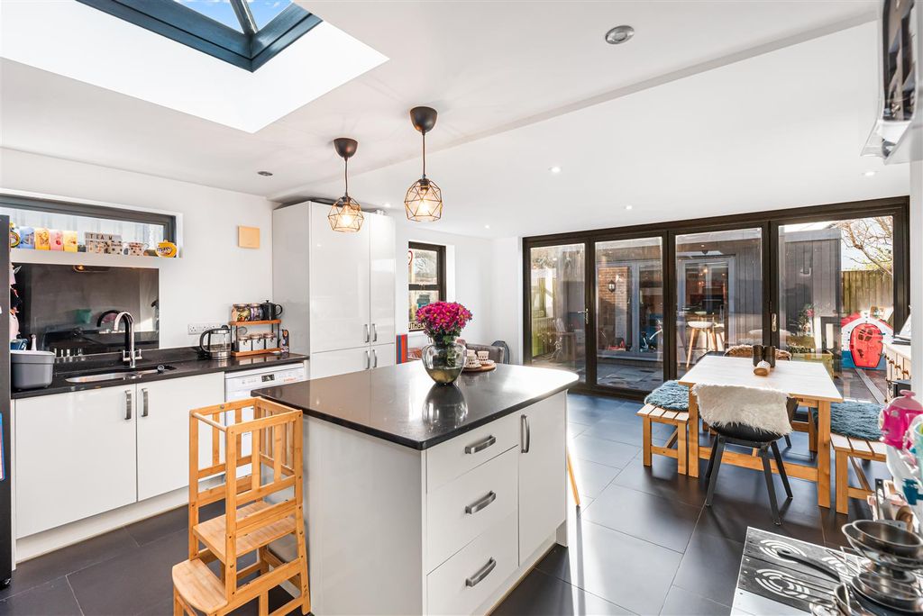 Property photo 2 of 34 Kitchen/Dining Room