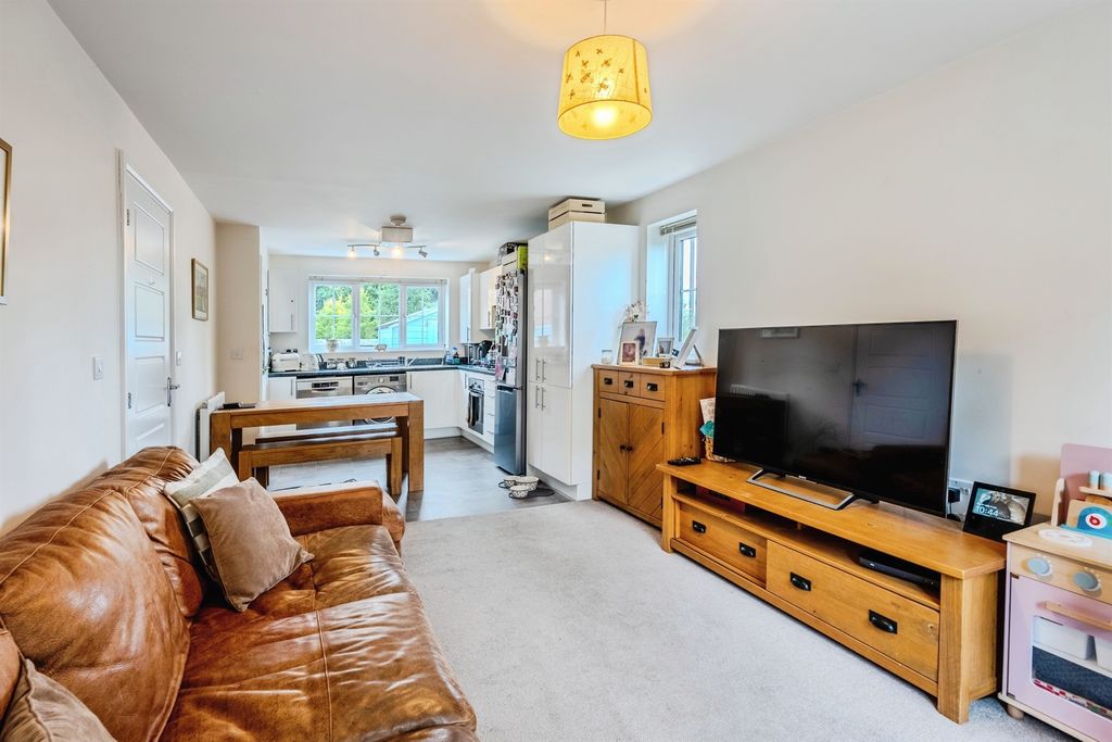 Property photo 3 of 15