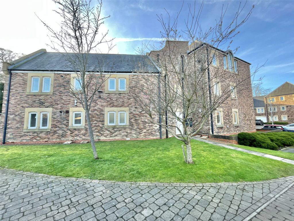 Property photo 1 of 17 External