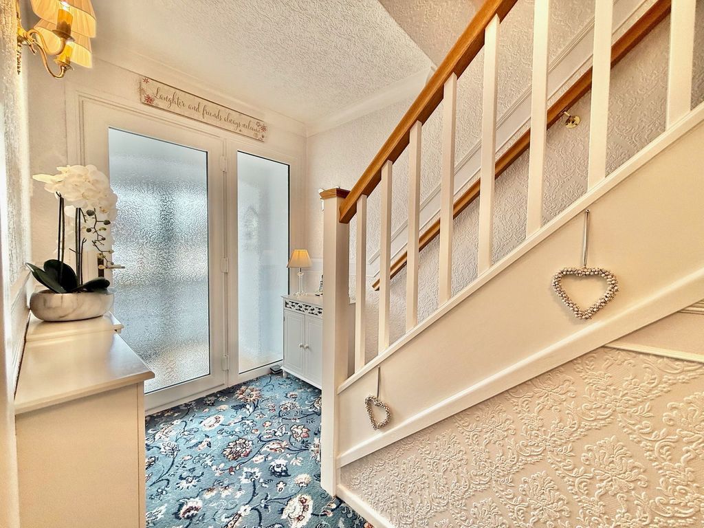 Property photo 3 of 25