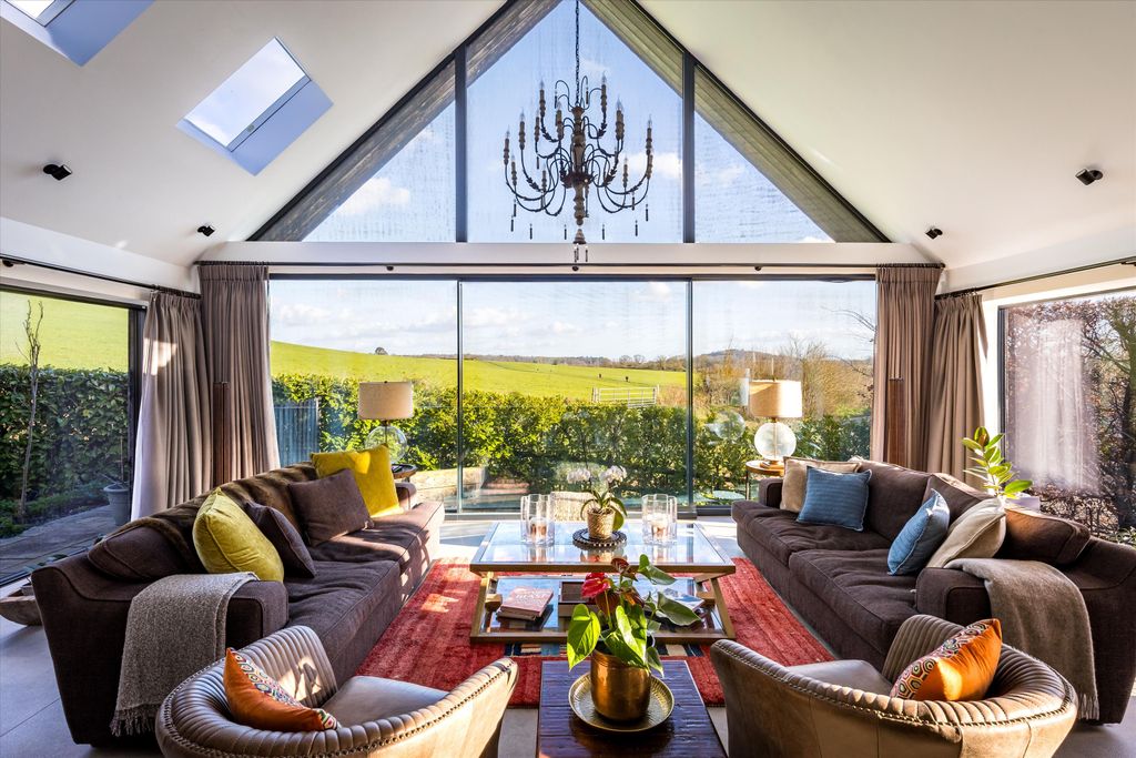 Property photo 2 of 27 Image