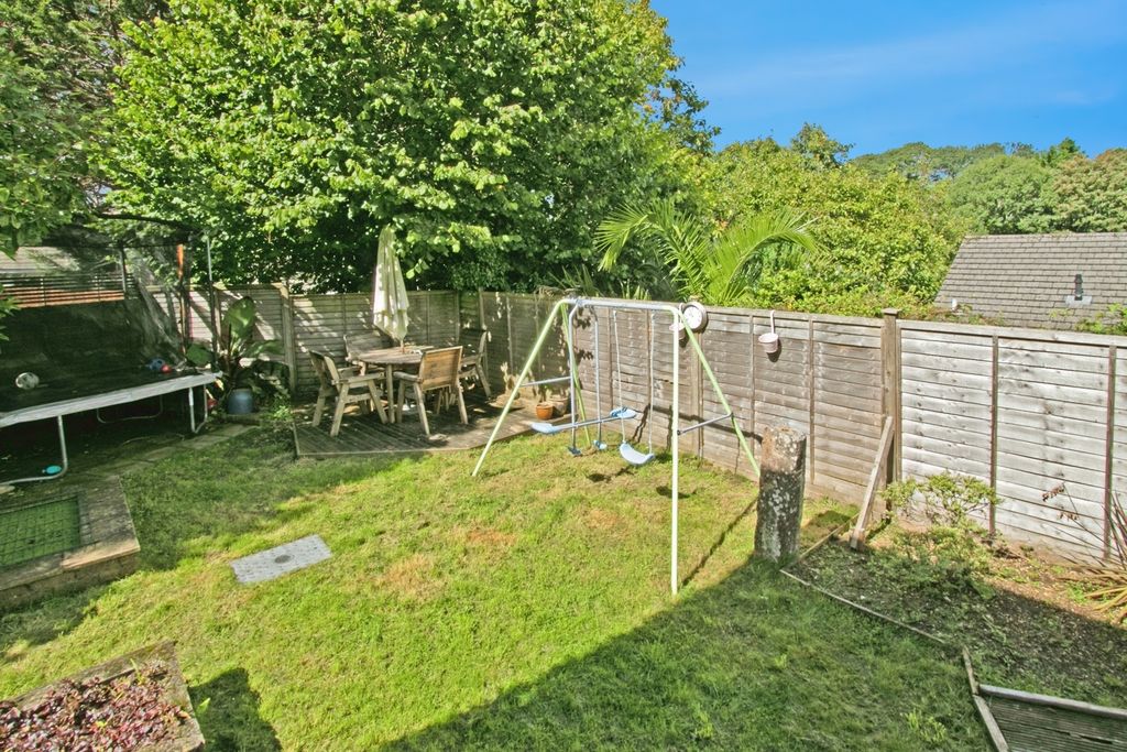 Property photo 2 of 17 Garden