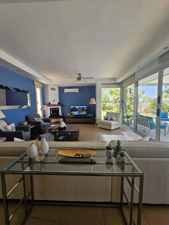 Property photo 2 of 50