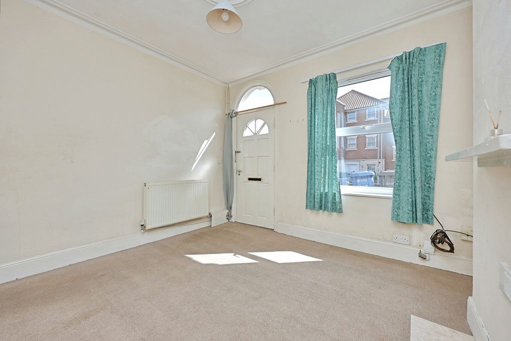 Property photo 2 of 12 Pbox-Img.Jpg