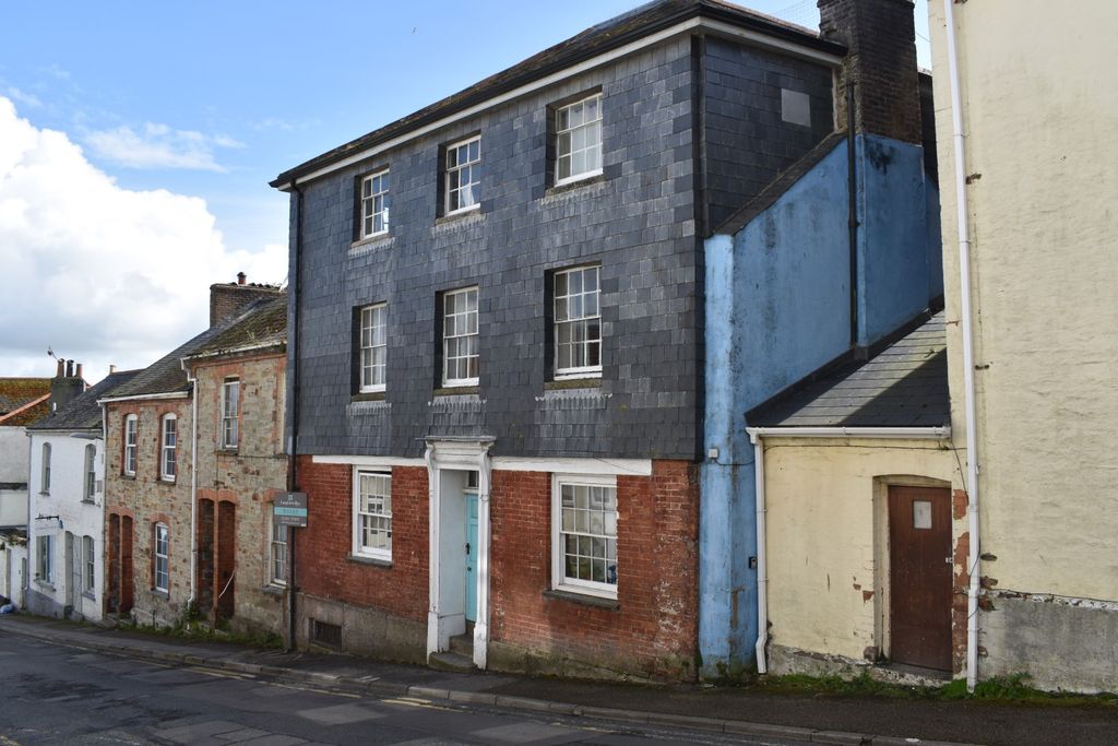 Property photo 3 of 16