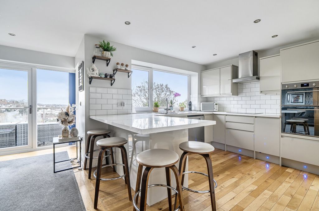 Property photo 3 of 23 3 - 1400386-12-697A4A...