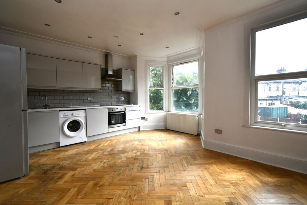 Property photo 2 of 8 4279821