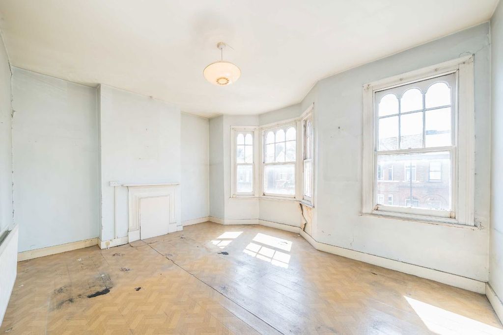 Property photo 2 of 3