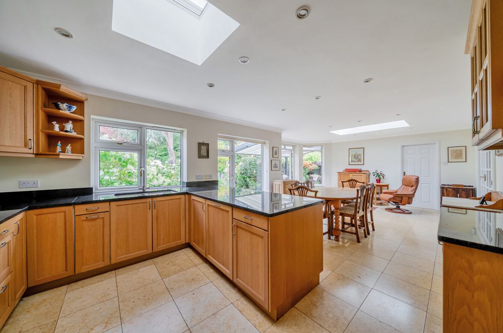 Property photo 3 of 23 1484960-10-6A462B...