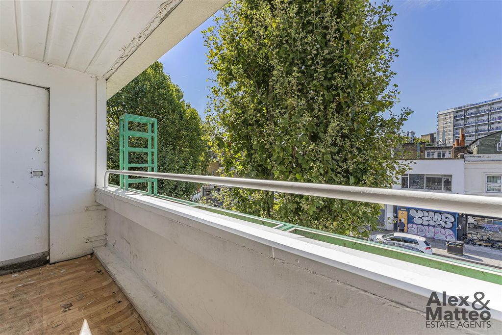 Property photo 3 of 11 Tawny Way