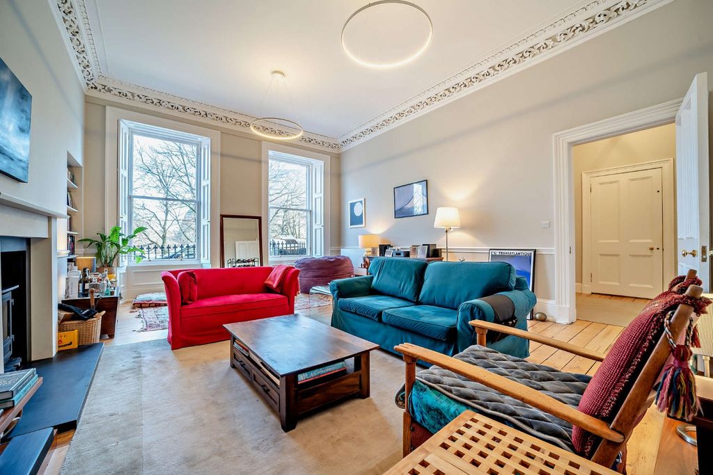 Property photo 1 of 33 High Ceilings