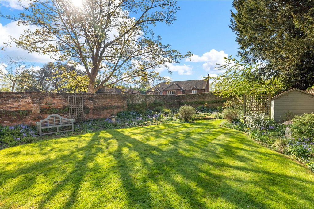 Property photo 2 of 15 Garden