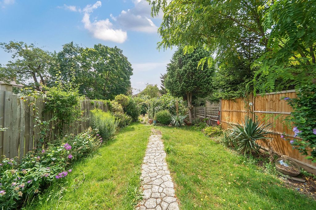 Property photo 3 of 17 Garden