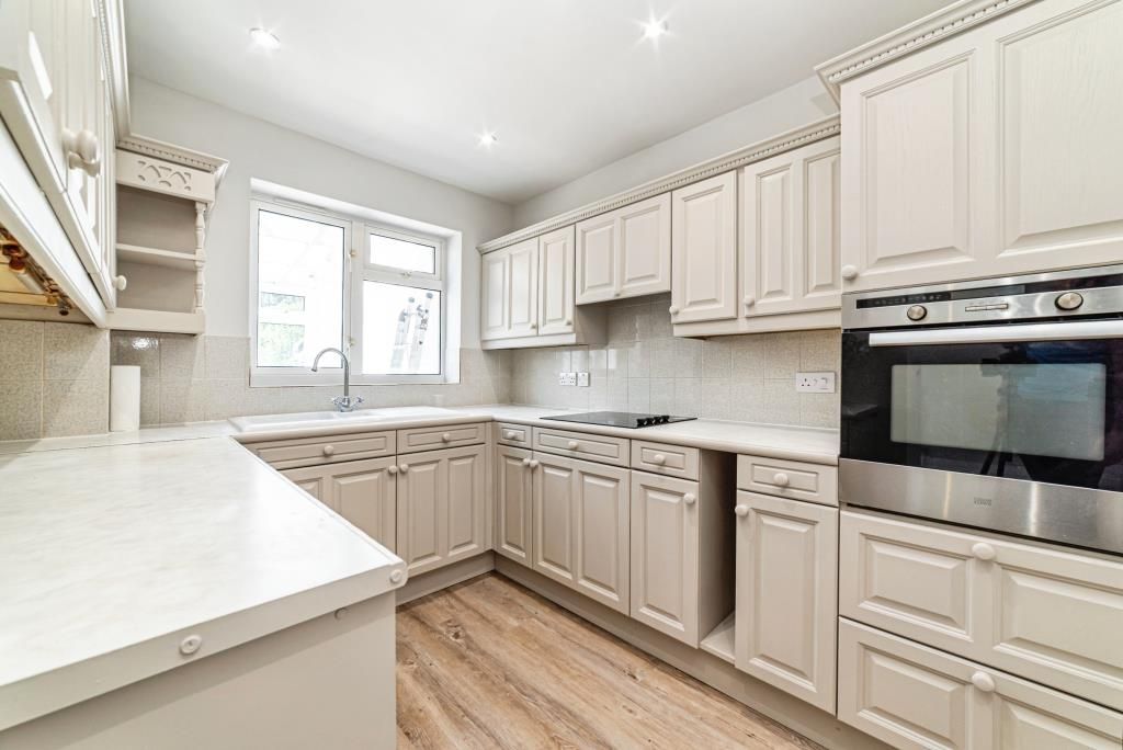 Property photo 3 of 24 Kitchen