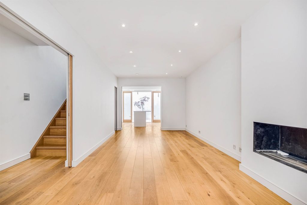 Property photo 1 of 19 (Main)