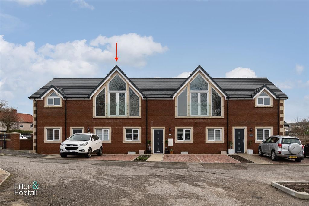 Property photo 1 of 15 Alkincoats View