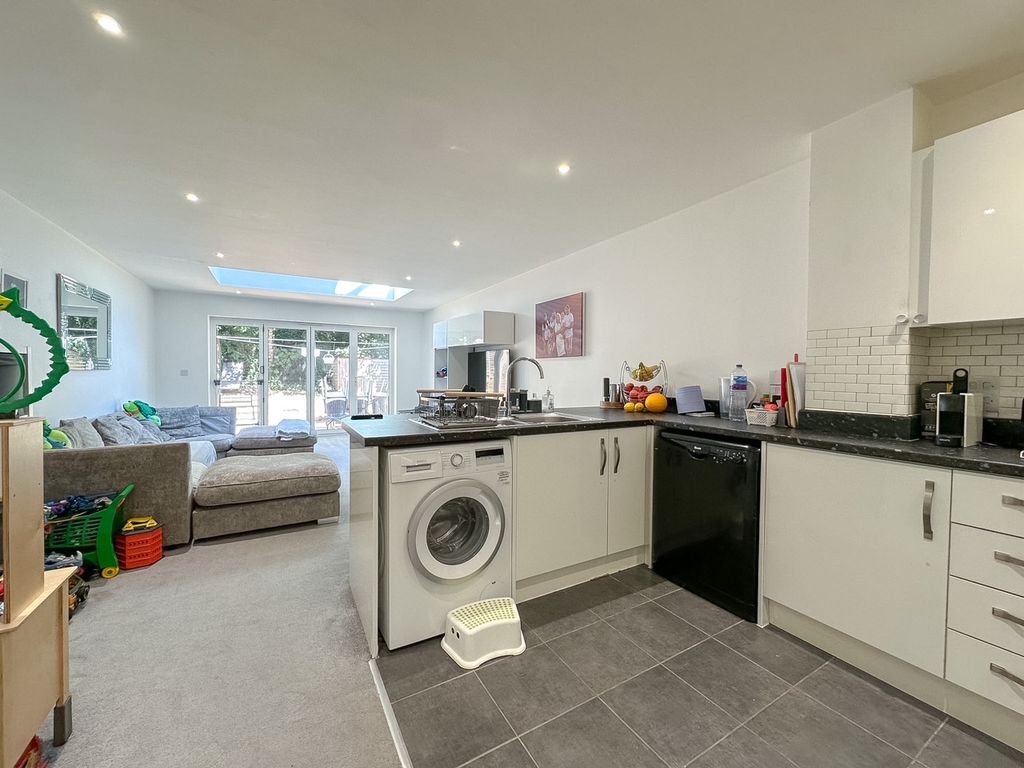 Property photo 3 of 21