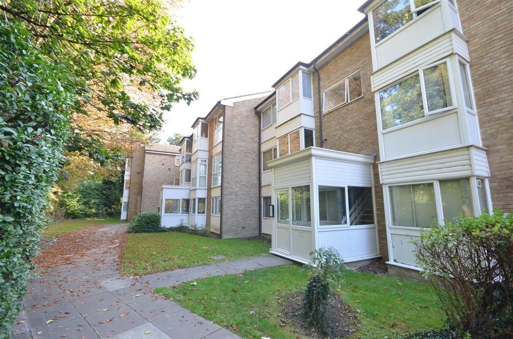 Property photo 1 of 5 Purpose Built First Floor Studio Flat Situated Within Walking Distance To Leagrave Main Line Station