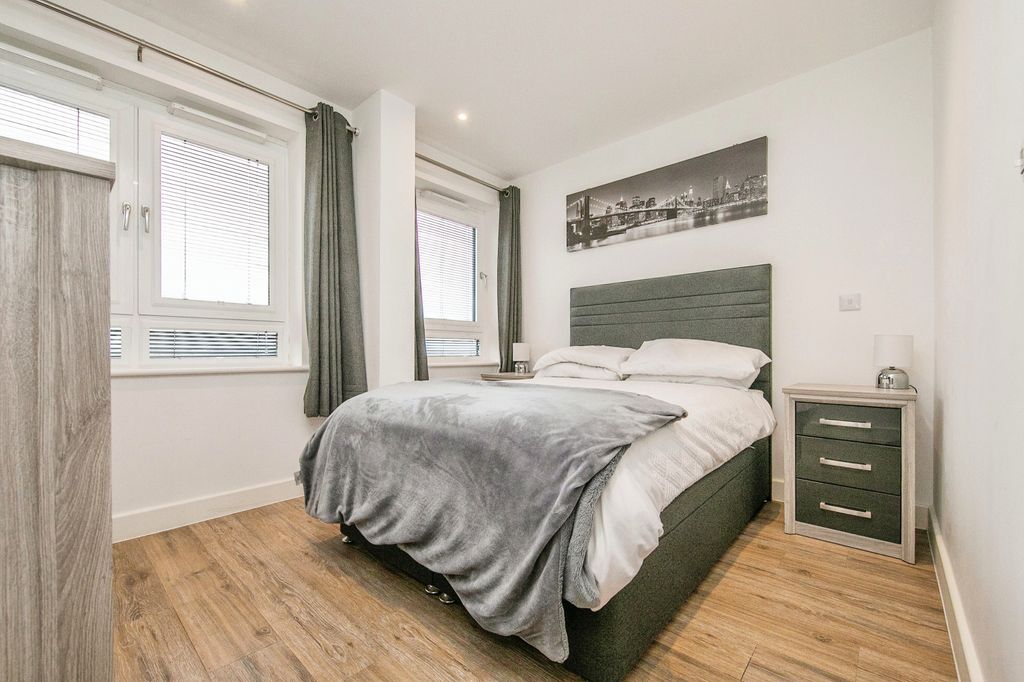 Property photo 3 of 4 Bedroom