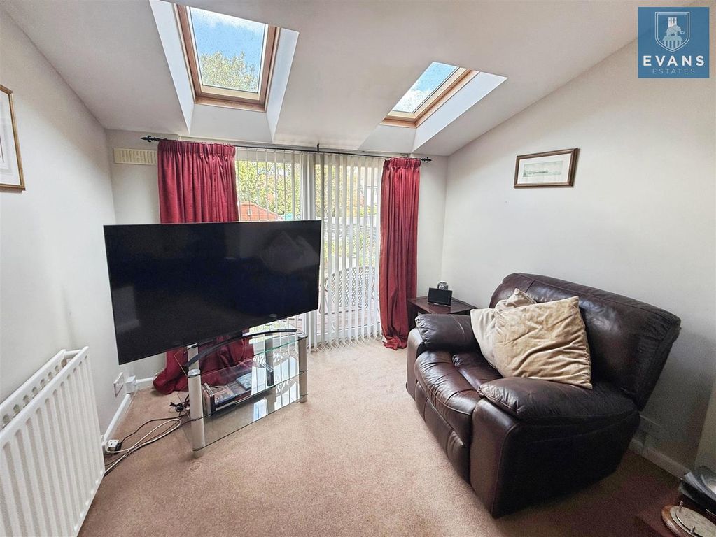 Property photo 2 of 13 Lounge/Dining Room