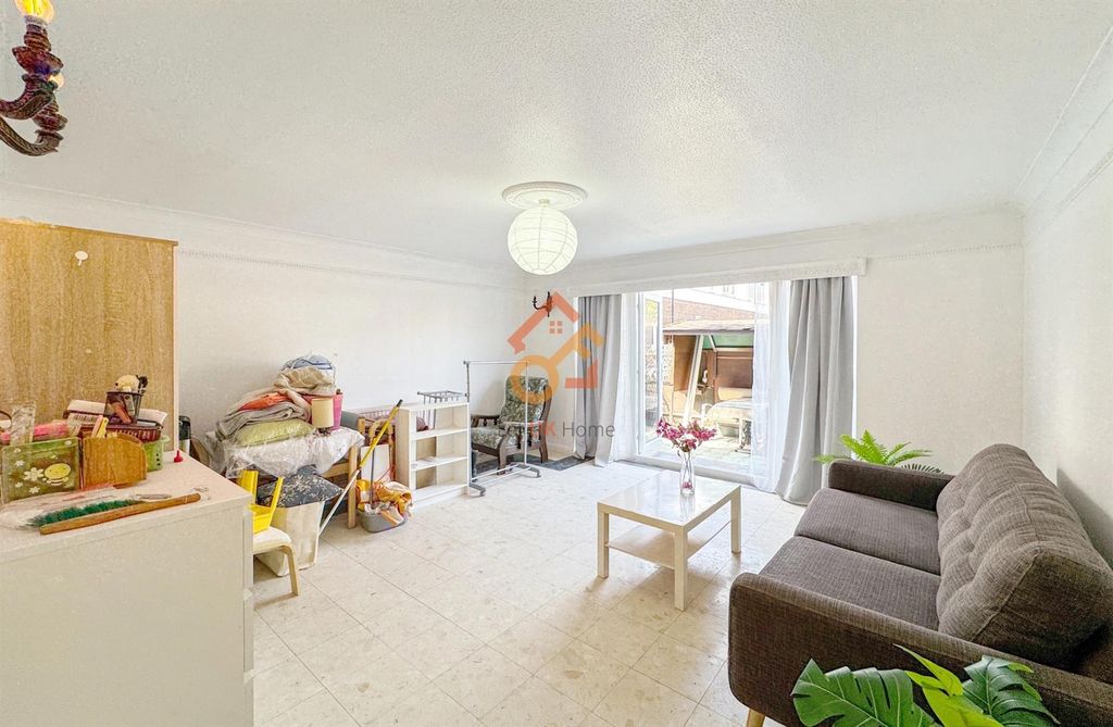 Property photo 1 of 25 A9F940d4-6Fad-11F1-Af90-00163E3Be32A.Jpg