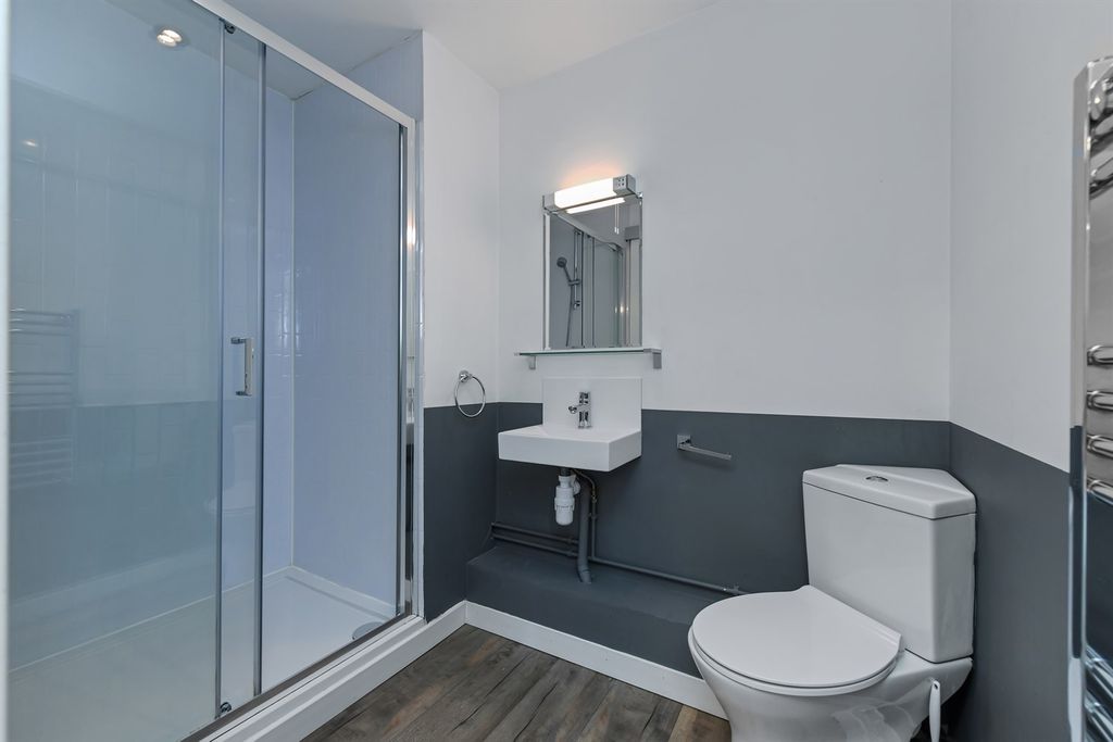 Property photo 3 of 5 (Main)