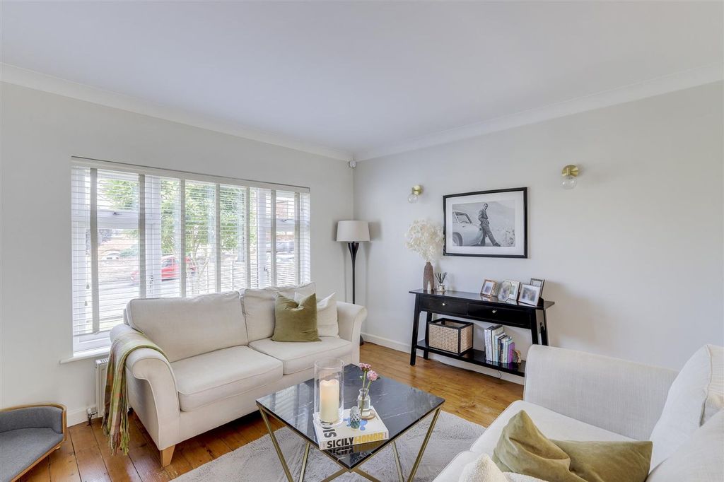 Property photo 2 of 29