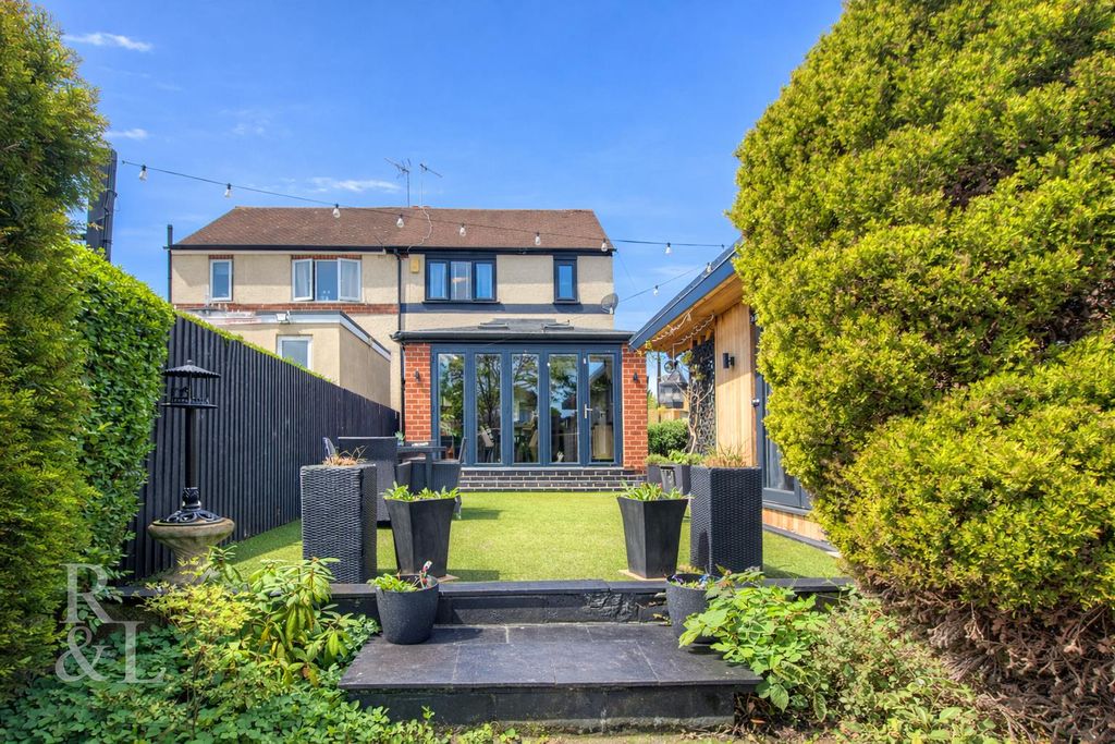 Property photo 2 of 31 5Fd2d986-Bd2B-4234-Bda3-3E68325B019d.Png