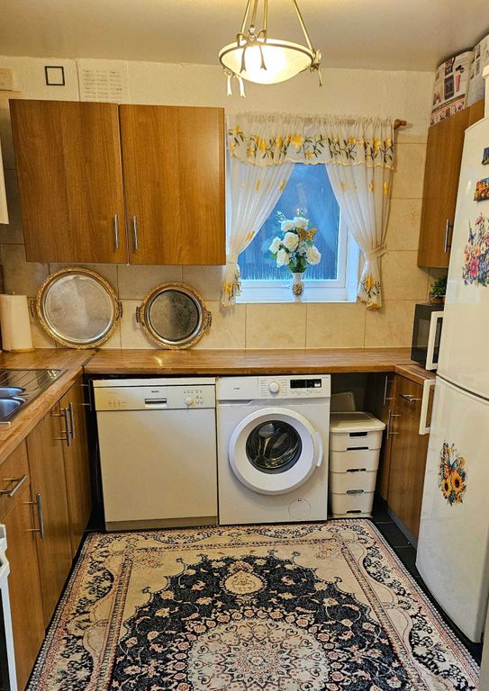 Property photo 1 of 3