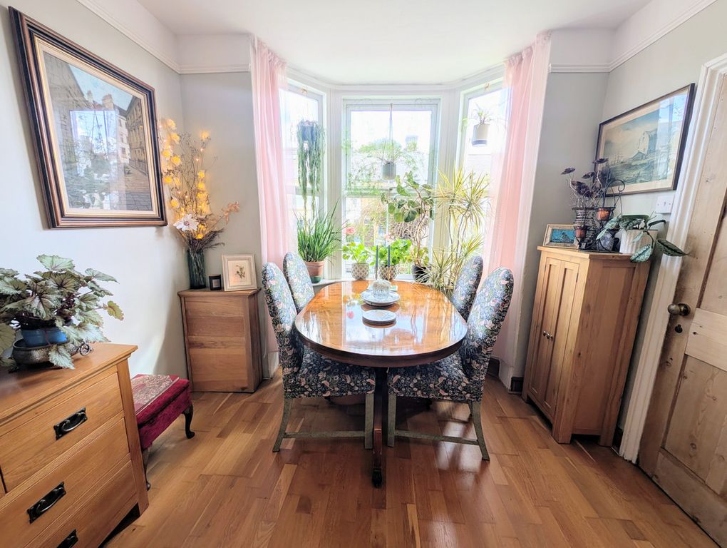 Property photo 3 of 40