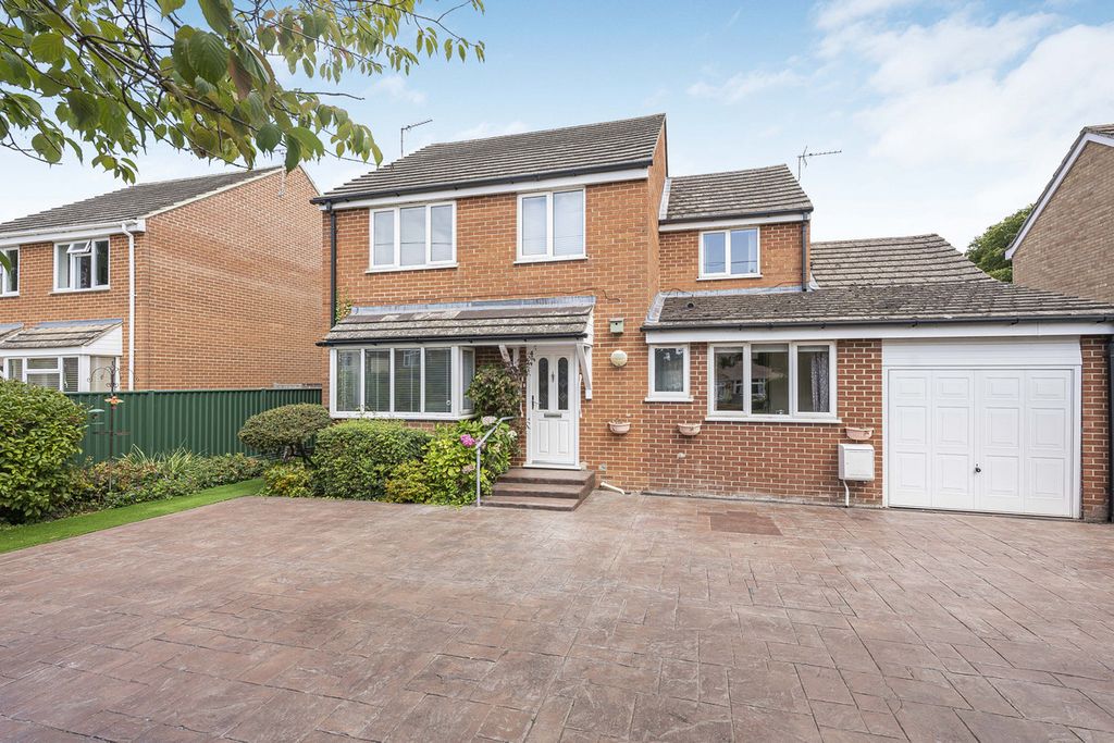 Property photo 1 of 31