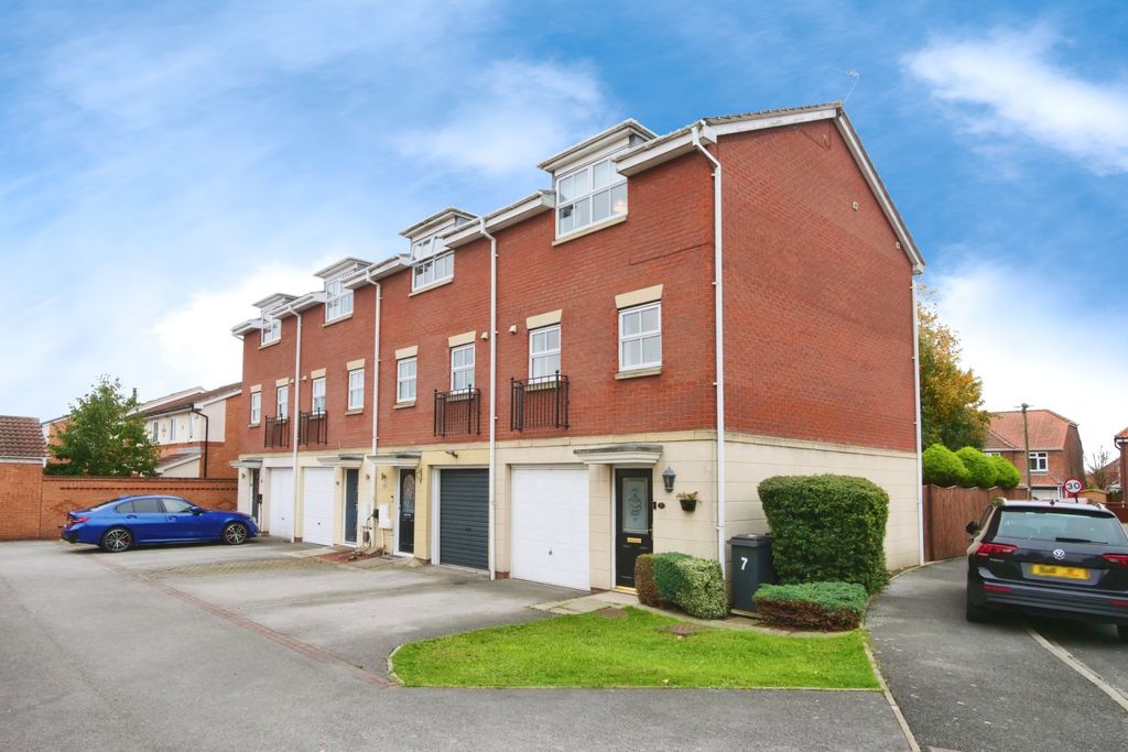 Property photo 2 of 15 Outside