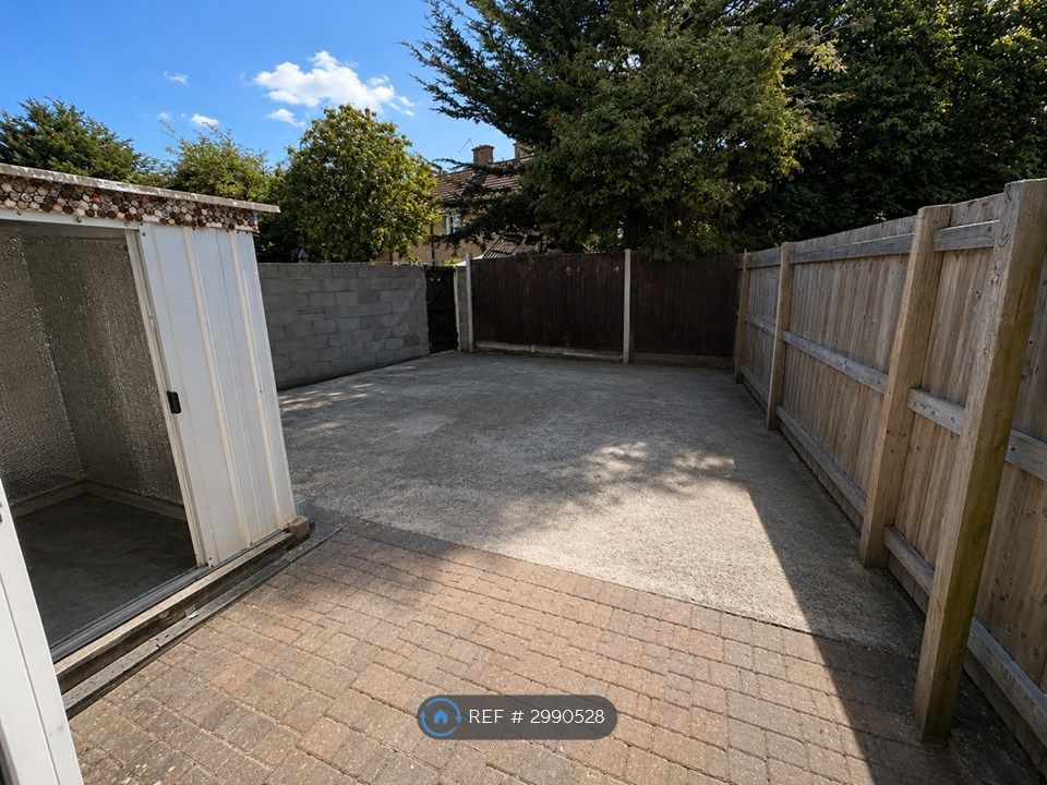 Property photo 3 of 6 Garden