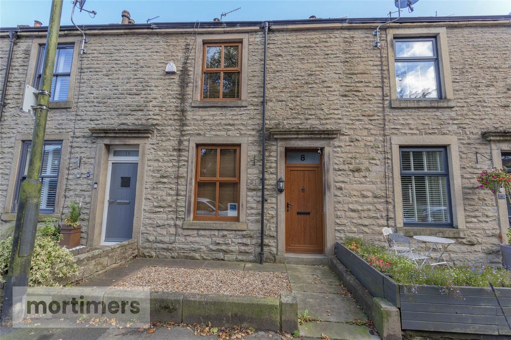 Property photo 2 of 17 External
