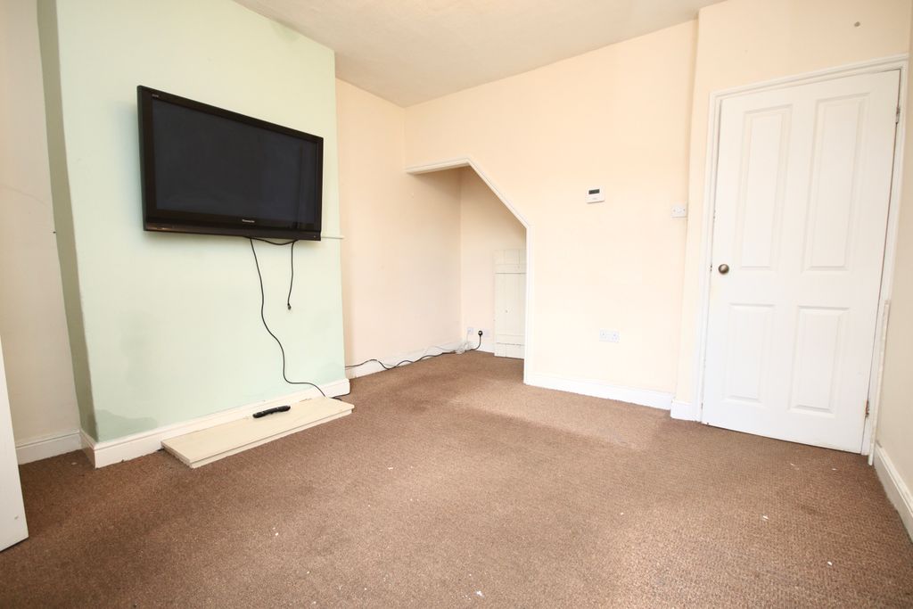 Property photo 3 of 10 Img_0008