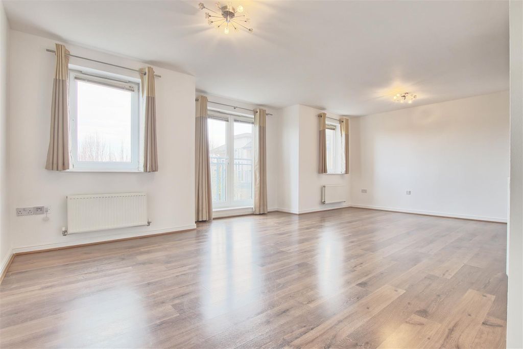 Property photo 3 of 17 Living Area.Jpg