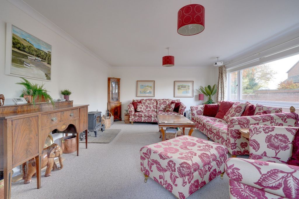 Property photo 2 of 23 3128033