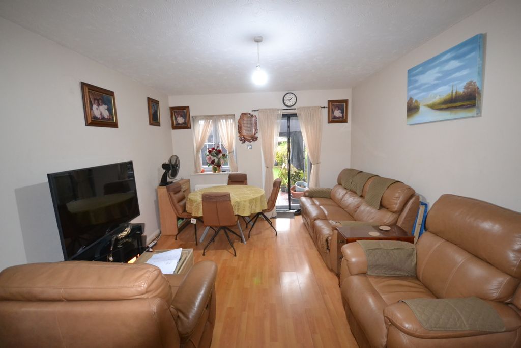 Property photo 2 of 11 Dsc_1000