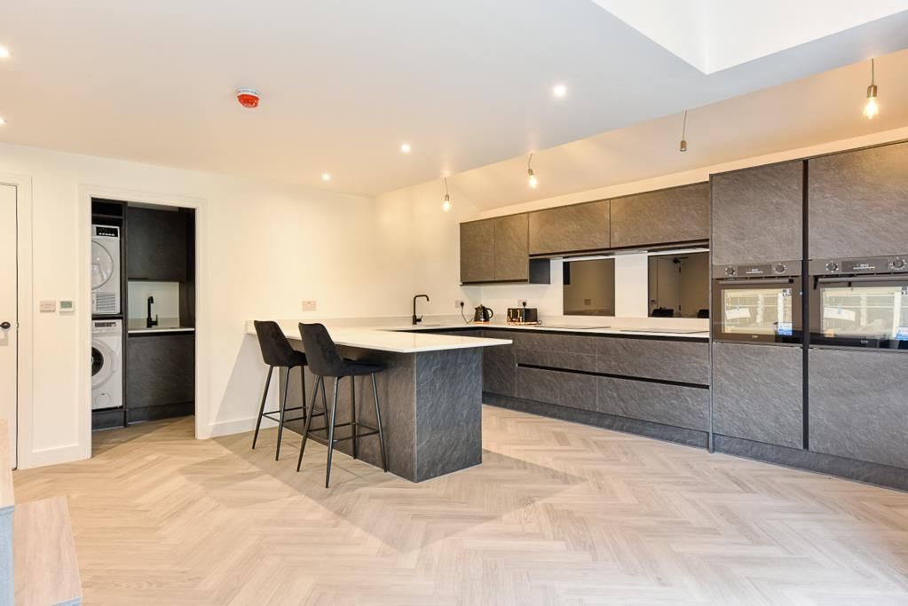 Property photo 2 of 16 11