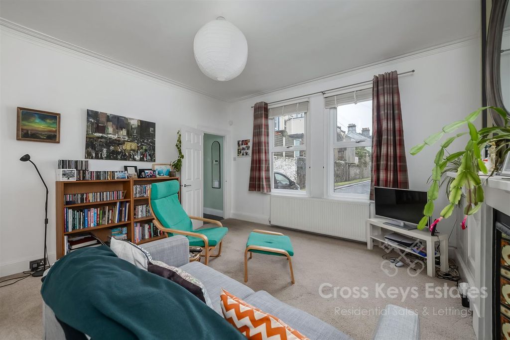 Property photo 3 of 36 Sitting Room