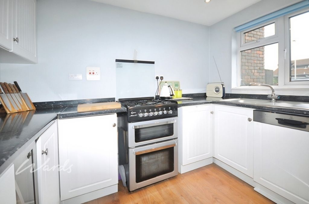 Property photo 3 of 6 Kitchen