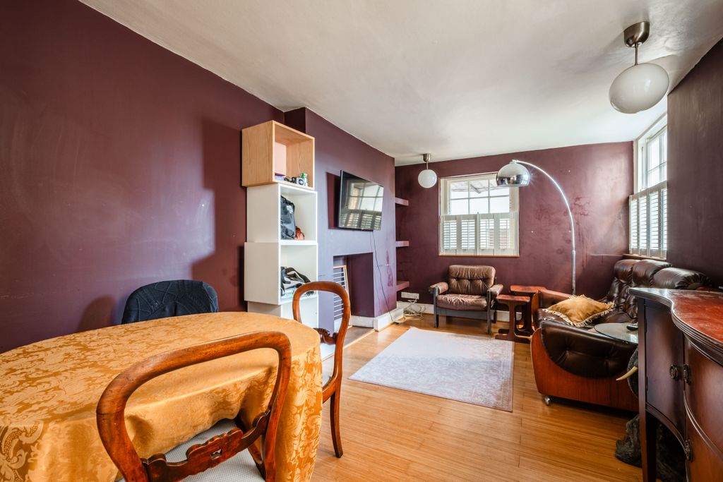 Property photo 3 of 7 3