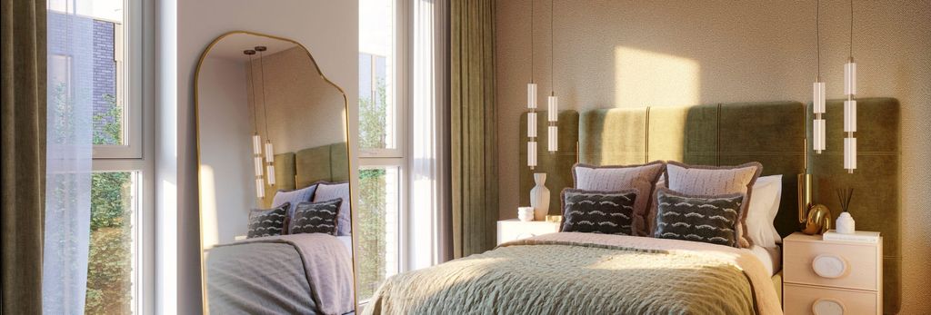 Property photo 2 of 5 Double Bed, Designer Lighting, Large Standing Mirror.