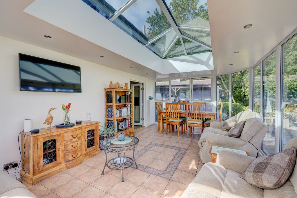 Property photo 2 of 47 Orangery