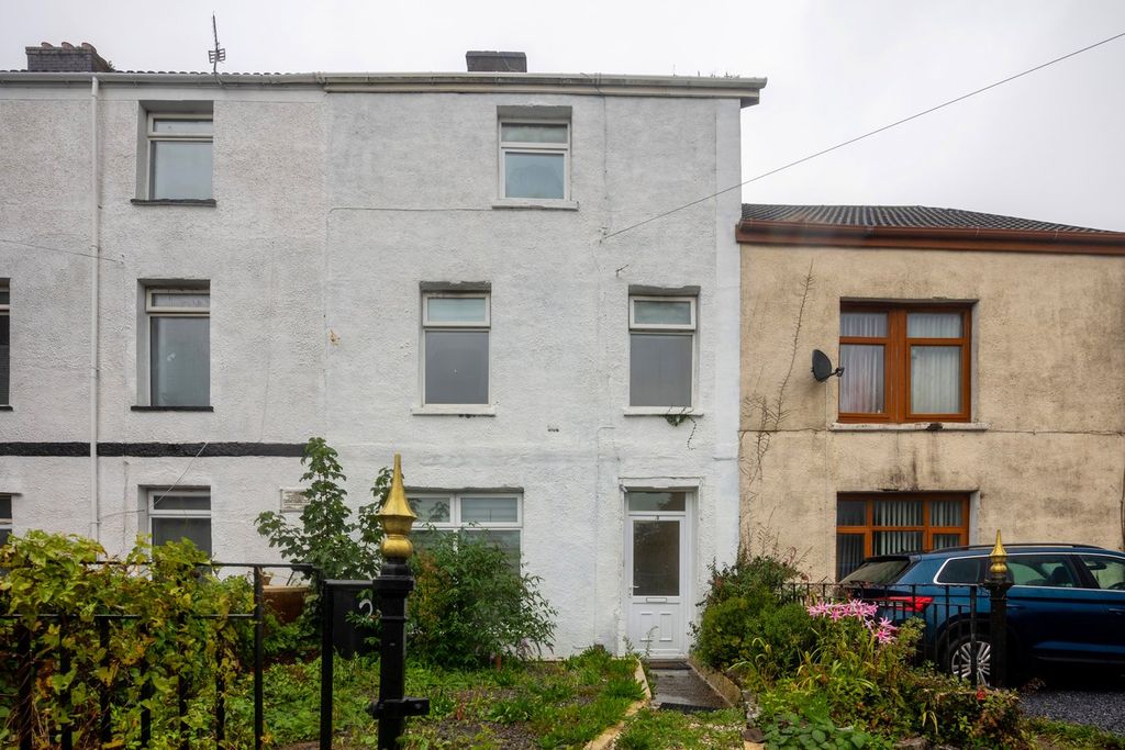 Property photo 1 of 24