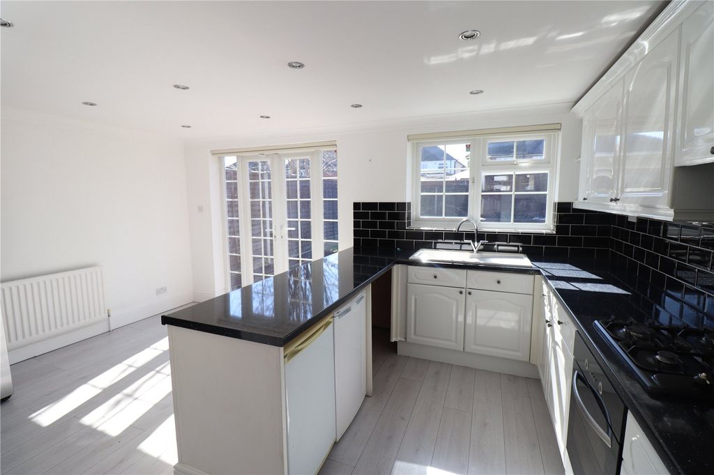 Property photo 2 of 15 Picture No. 04