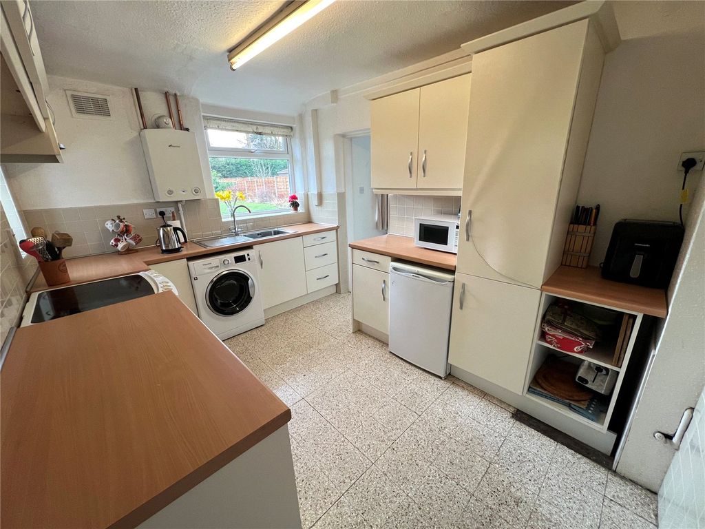 Property photo 2 of 14 Kitchen