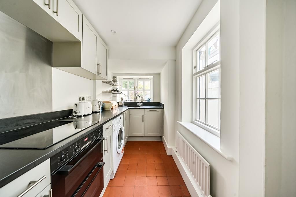 Property photo 3 of 16 Kitchen