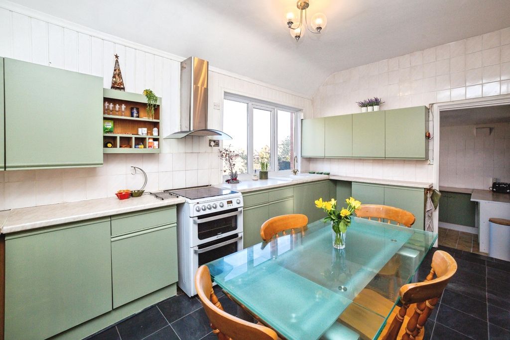 Property photo 2 of 33 Pbox-Img.Jpg